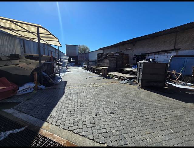 9,058M² FACTORY FOR SALE IN TUNNEY